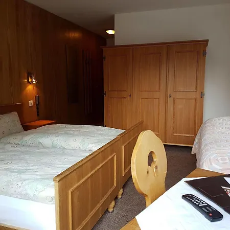 Hotel Dom Saas-Grund